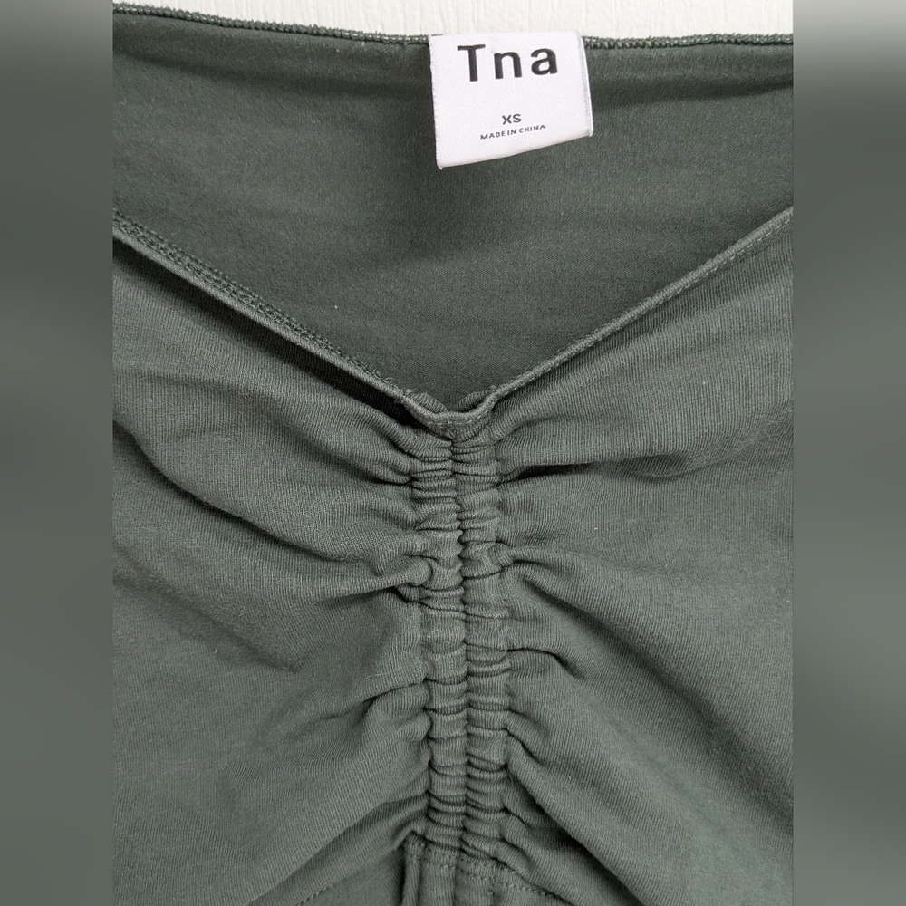 Aritzia TNA women's green long sleeves crop ruched top size XS - Picture 4 of 9